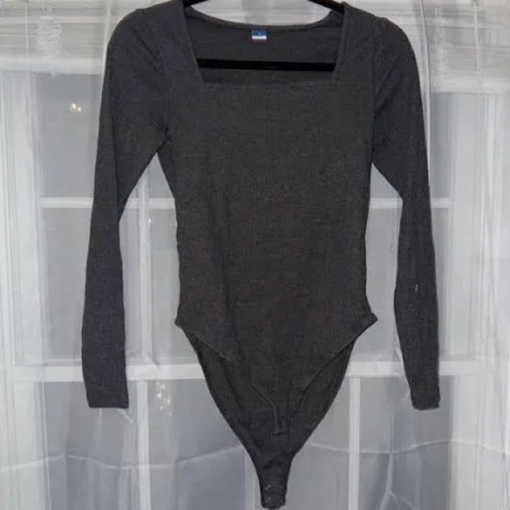 Old Navy: Dark Gray, Rib-Knit, Long-Sleeve, Body Suit, Size L. Smoke free home.